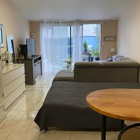 Chez Sabine Et Pascal メイジュー